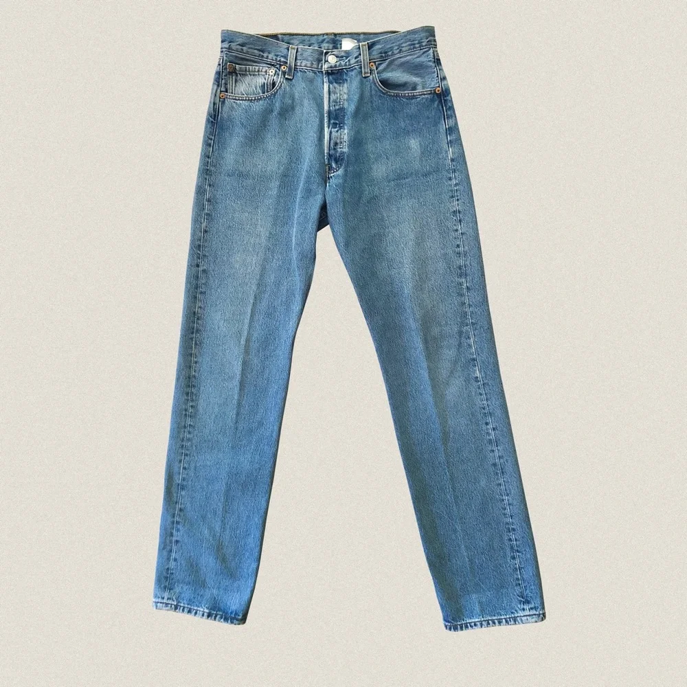 VTG Levi's Blue Straight Leg Women's Jeans - Picture 6 of 16